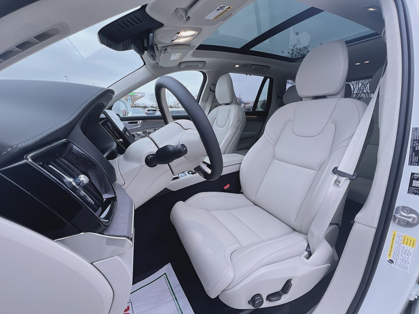 New 2026 Volvo XC90 T8 Ultra w/ Lounge Package image 13