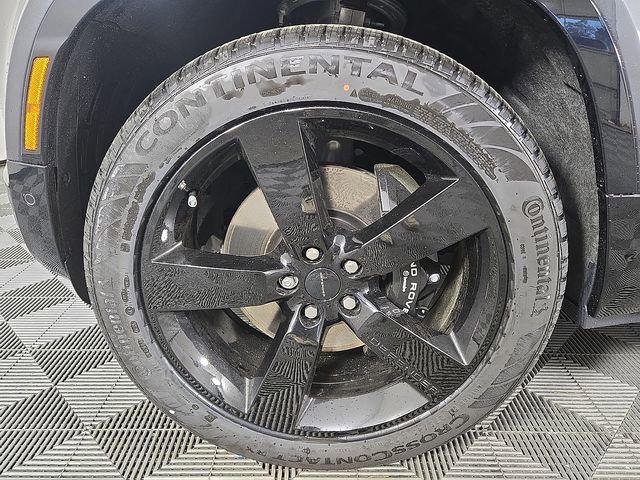 New 2026 Land Rover Defender 110 V8 image 9