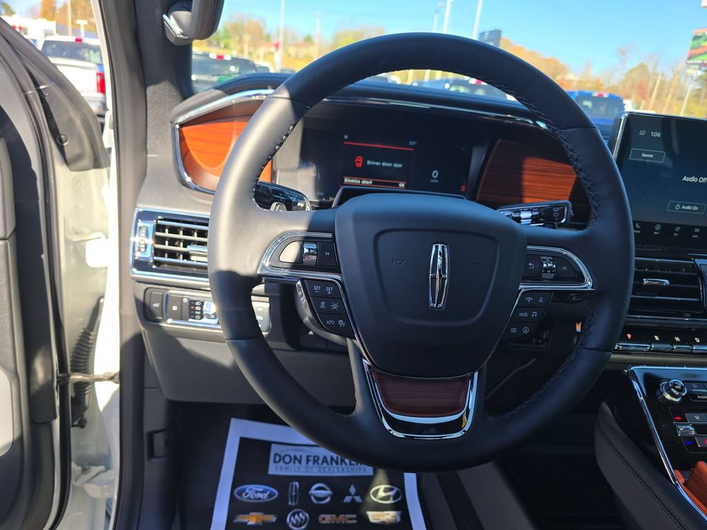 Used 2024 Lincoln Navigator L Reserve AWD/4WD image 14