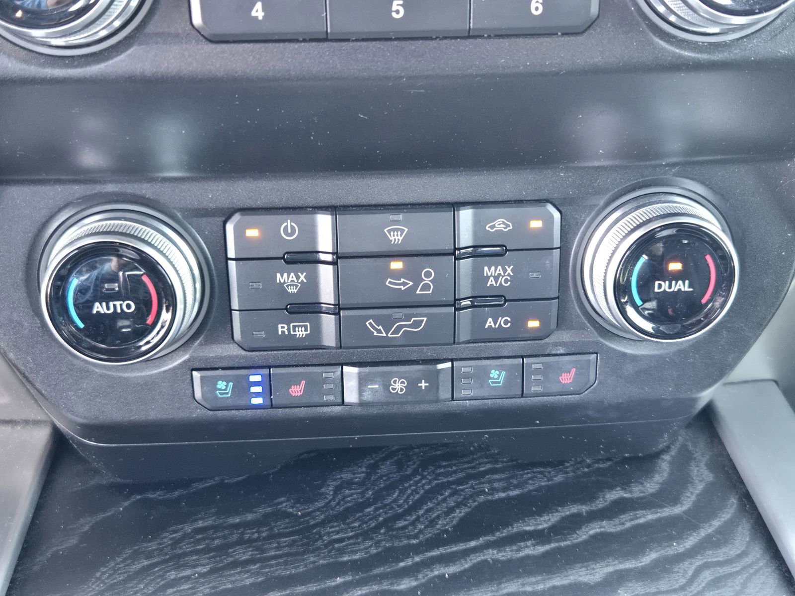 Used 2020 Ford F150 Platinum w/ Equipment Group 701A Luxury AWD/4WD image 18