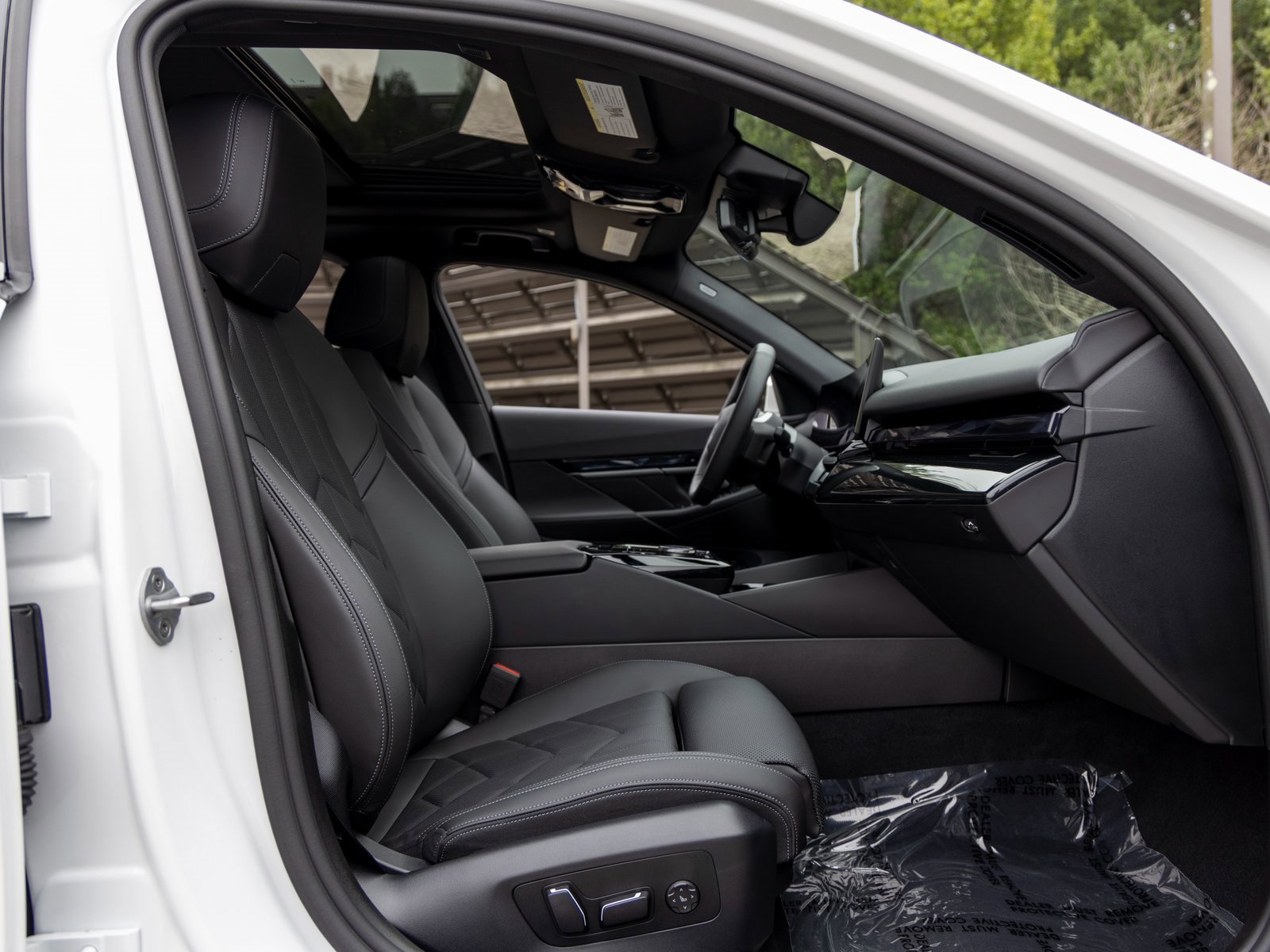 Used 2025 BMW i5 xDrive40 w/ Premium Package image 55