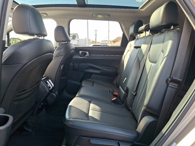 Used 2021 Kia Sorento S w/ Panoramic Sunroof Package image 9