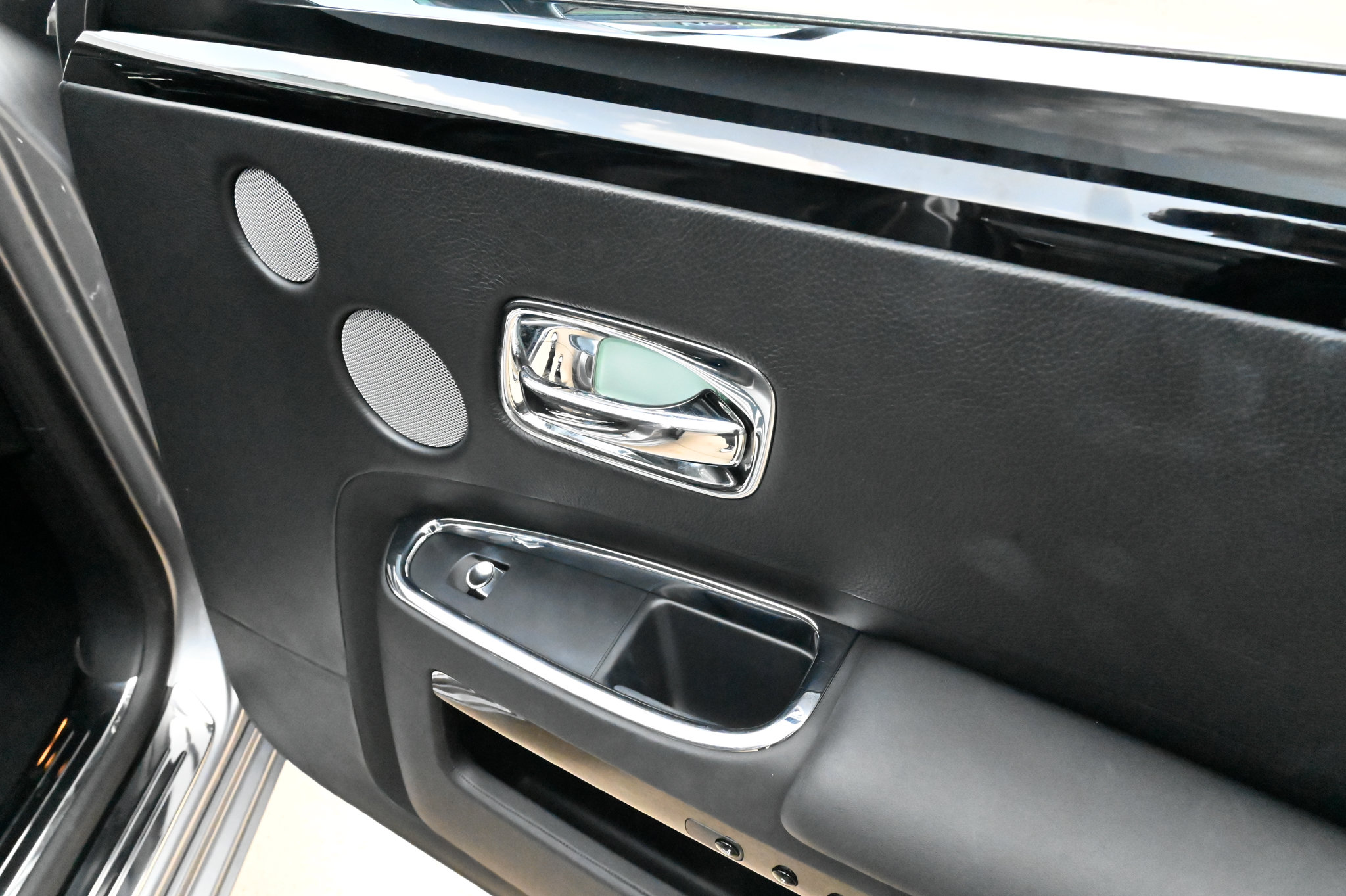 Used 2013 Rolls-Royce Ghost RWD image 21
