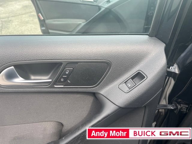 Used 2012 Volkswagen Tiguan S FWD image 29