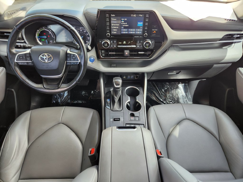 Used 2022 Toyota Highlander XLE AWD/4WD image 15
