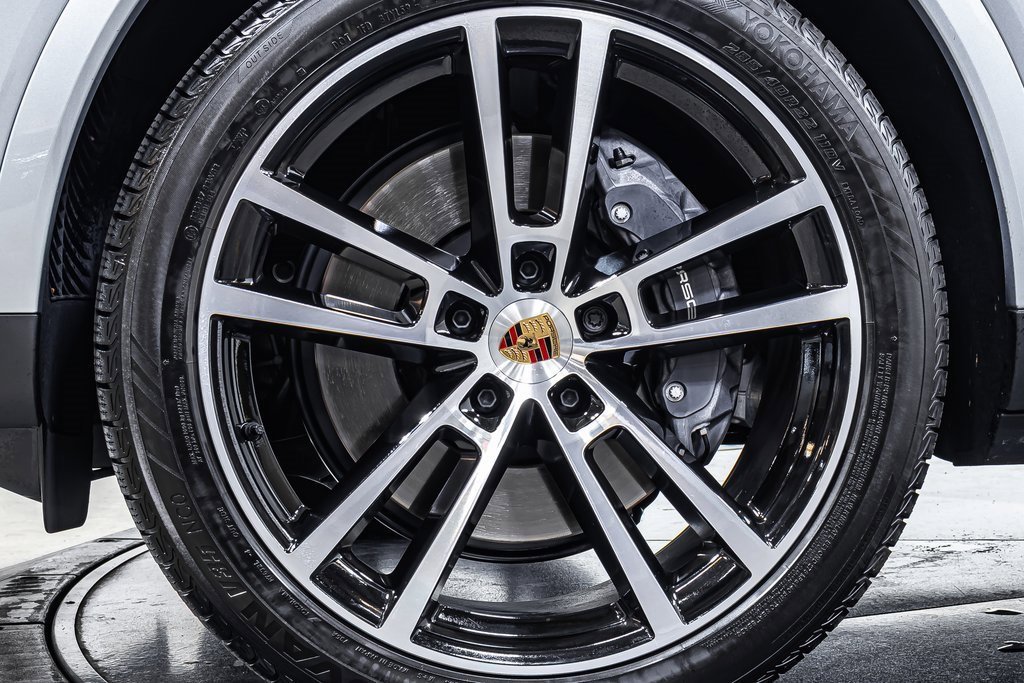 Certified 2025 Porsche Cayenne image 24