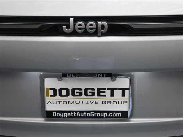 Used 2022 Jeep Grand Cherokee Summit w/ Trailer Tow Prep Group (B) image 16