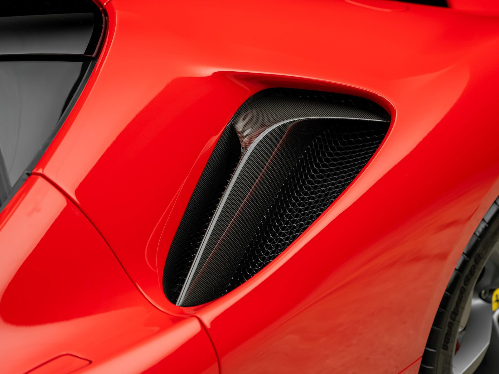 Used 2022 Ferrari SF90 Stradale image 33