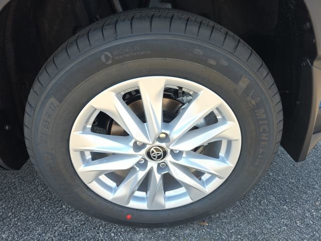 New 2026 Toyota Corolla Cross LE image 6