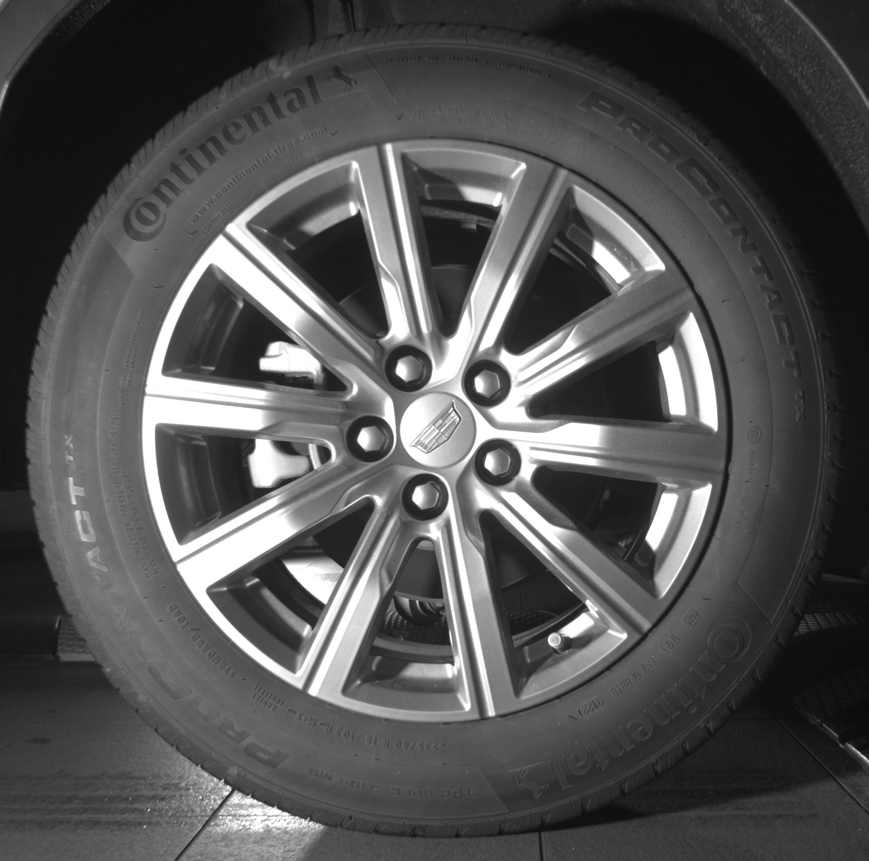 Used 2023 Cadillac XT4 Premium Luxury FWD image 9