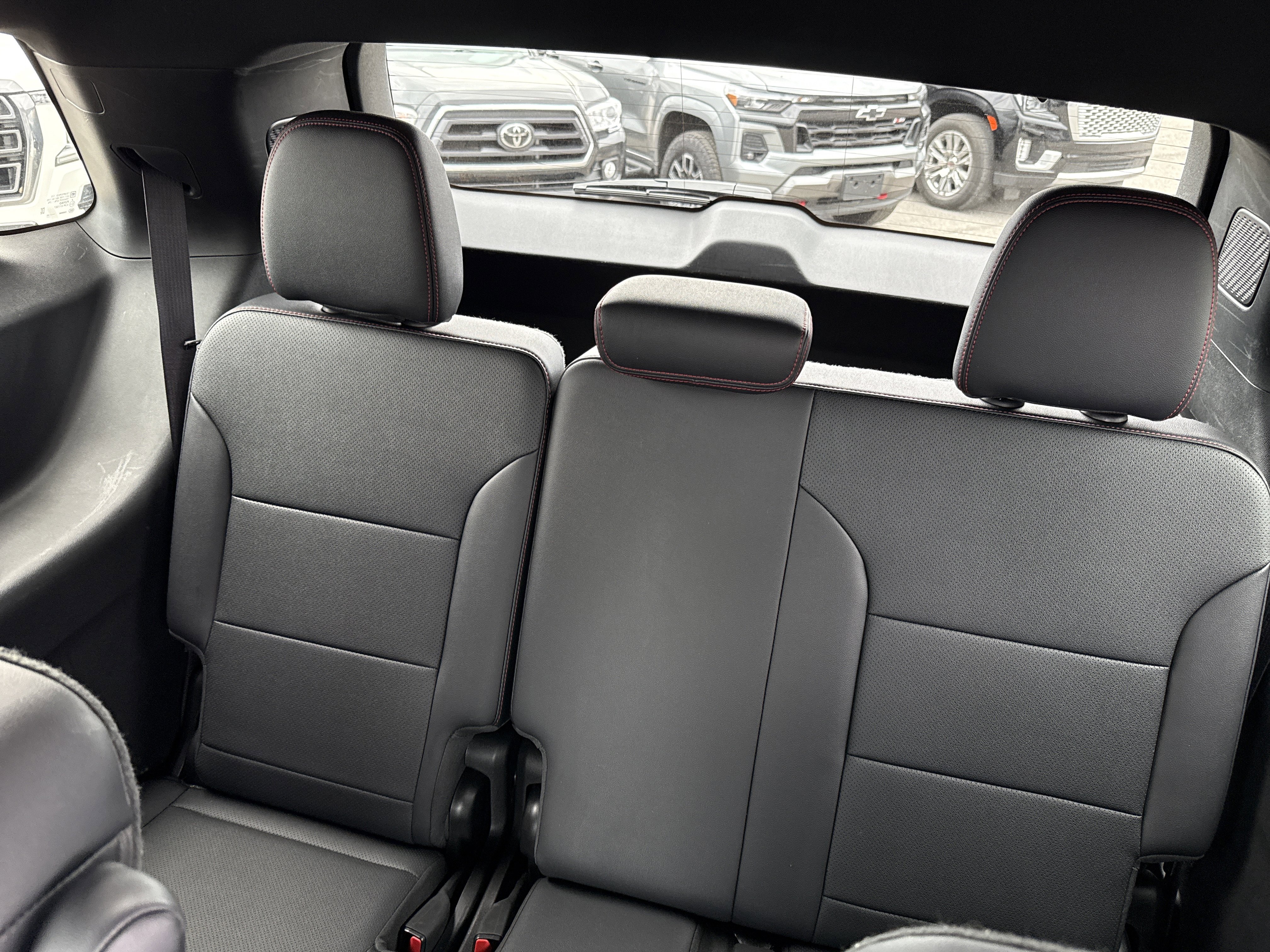 Used 2025 Chevrolet Traverse Z71 image 14