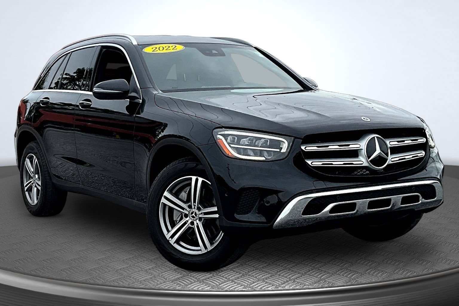 Used 2022 Mercedes-Benz GLC 300 w/ Premium Package Lite image 3