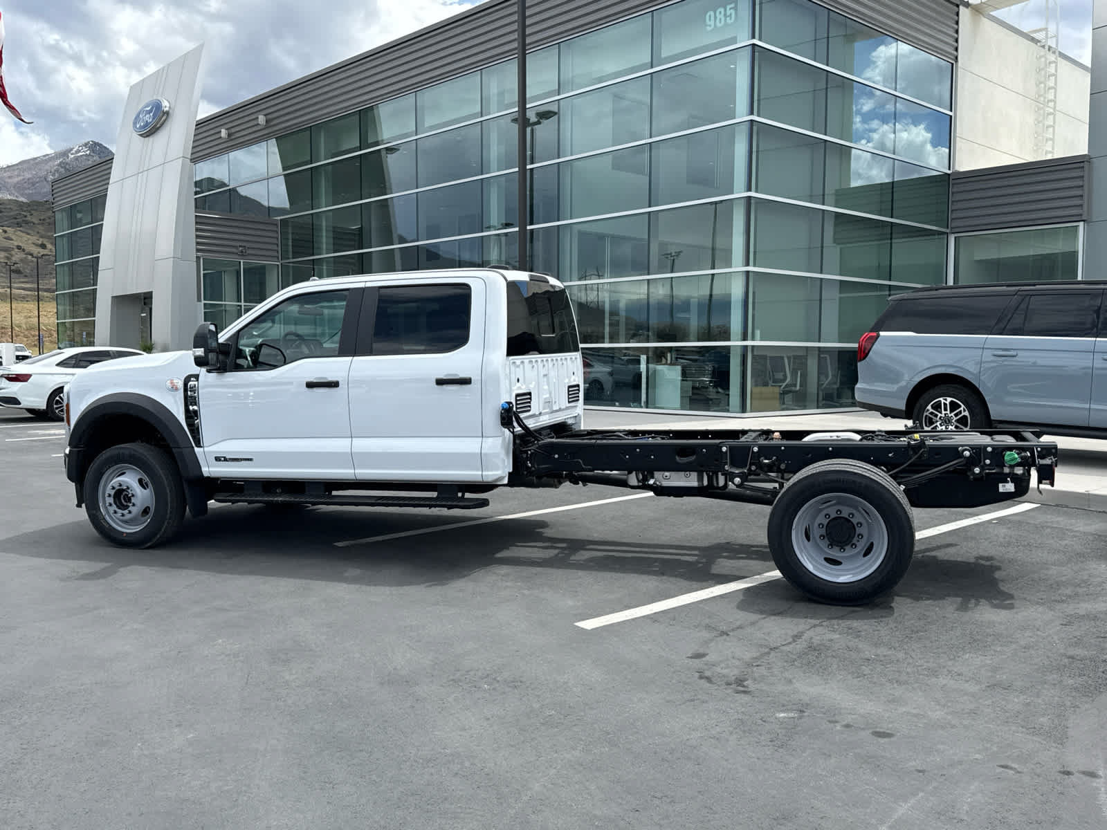 New 2026 Ford F550 4x4 Crew Cab Super Duty w/ XL Chrome Package image 10