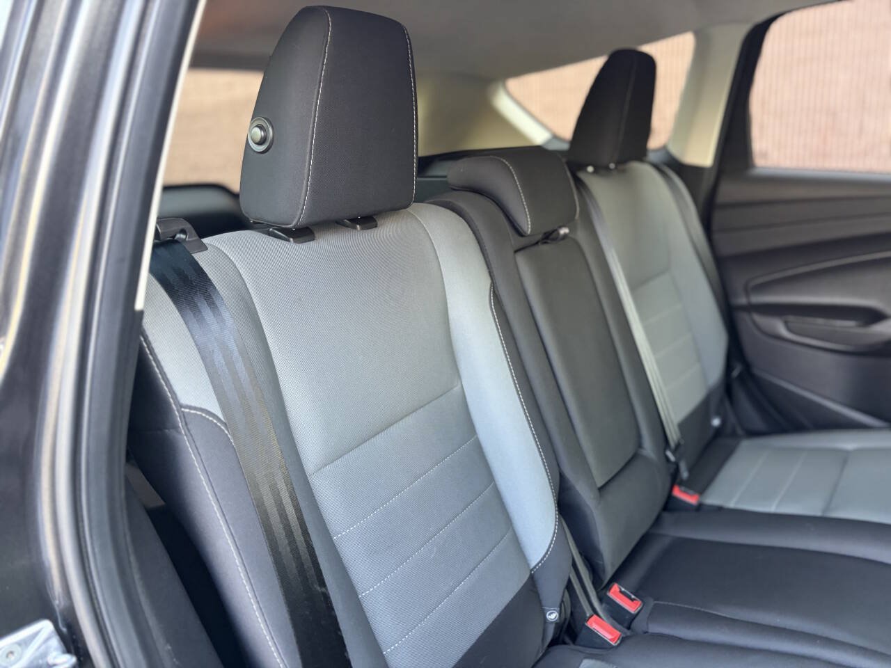 Used 2016 Ford Escape SE FWD image 18
