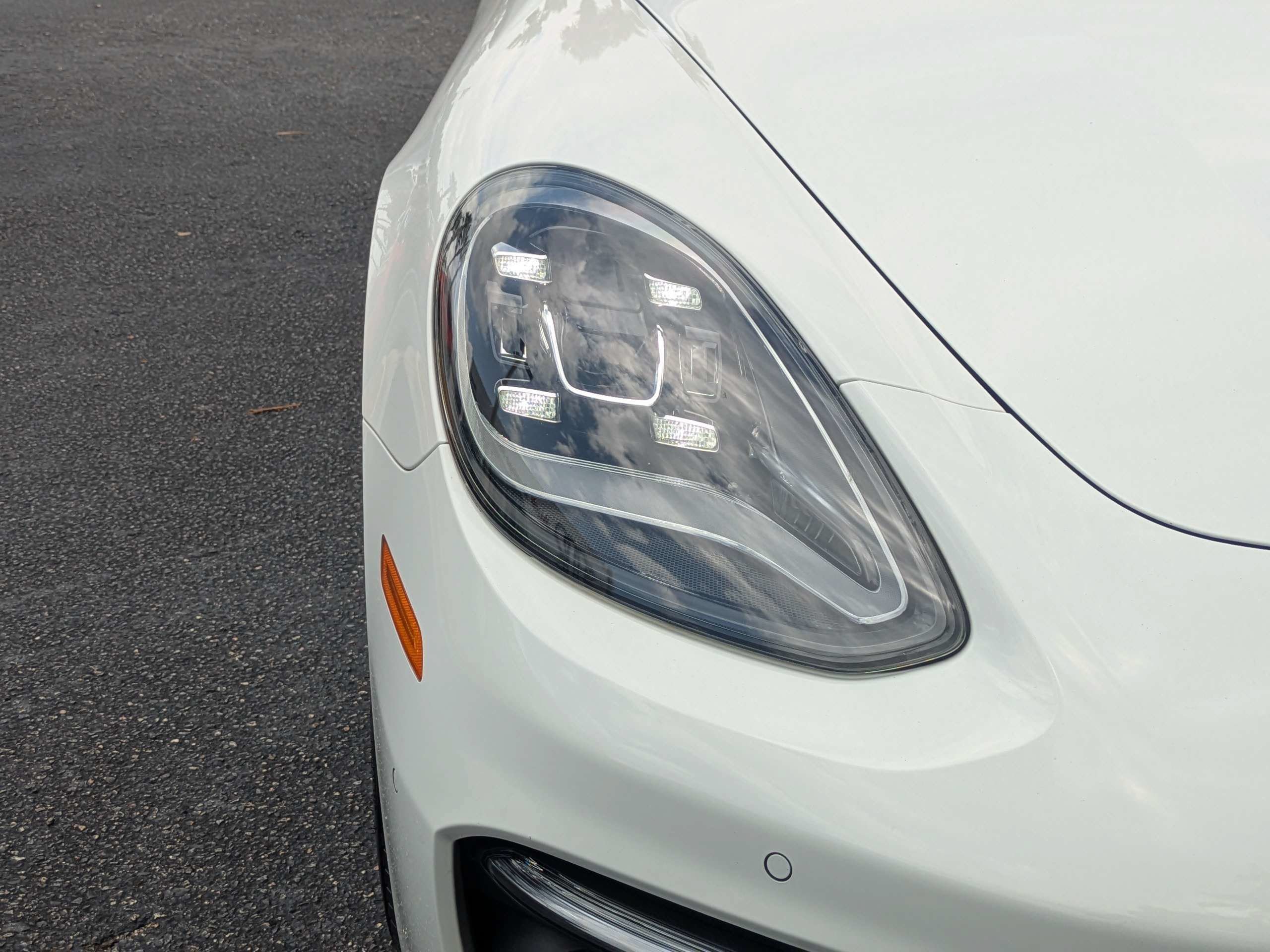 Used 2021 Porsche Panamera 4 w/ Premium Package AWD/4WD image 9