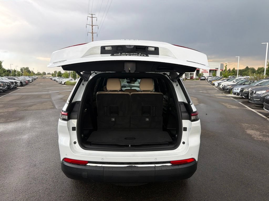 Used 2025 Jeep Grand Cherokee L Limited w/ Trailer Tow Package AWD/4WD image 18