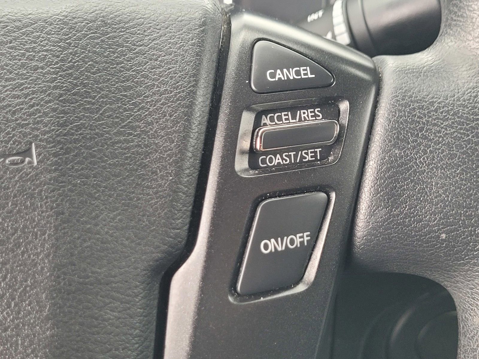 Used 2023 Nissan Frontier SV image 25