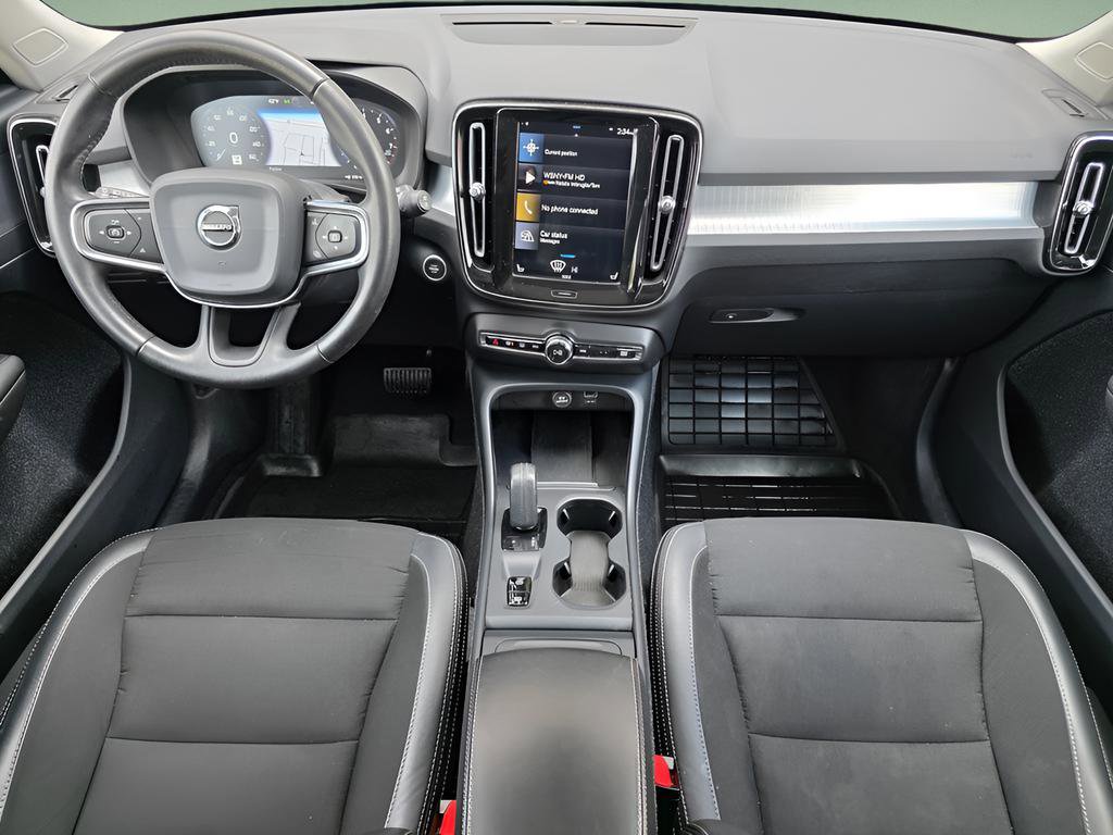 Used 2020 Volvo XC40 T5 Momentum image 22
