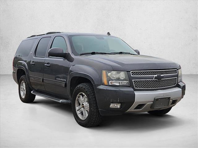 Used 2011 Chevrolet Suburban LT image 3