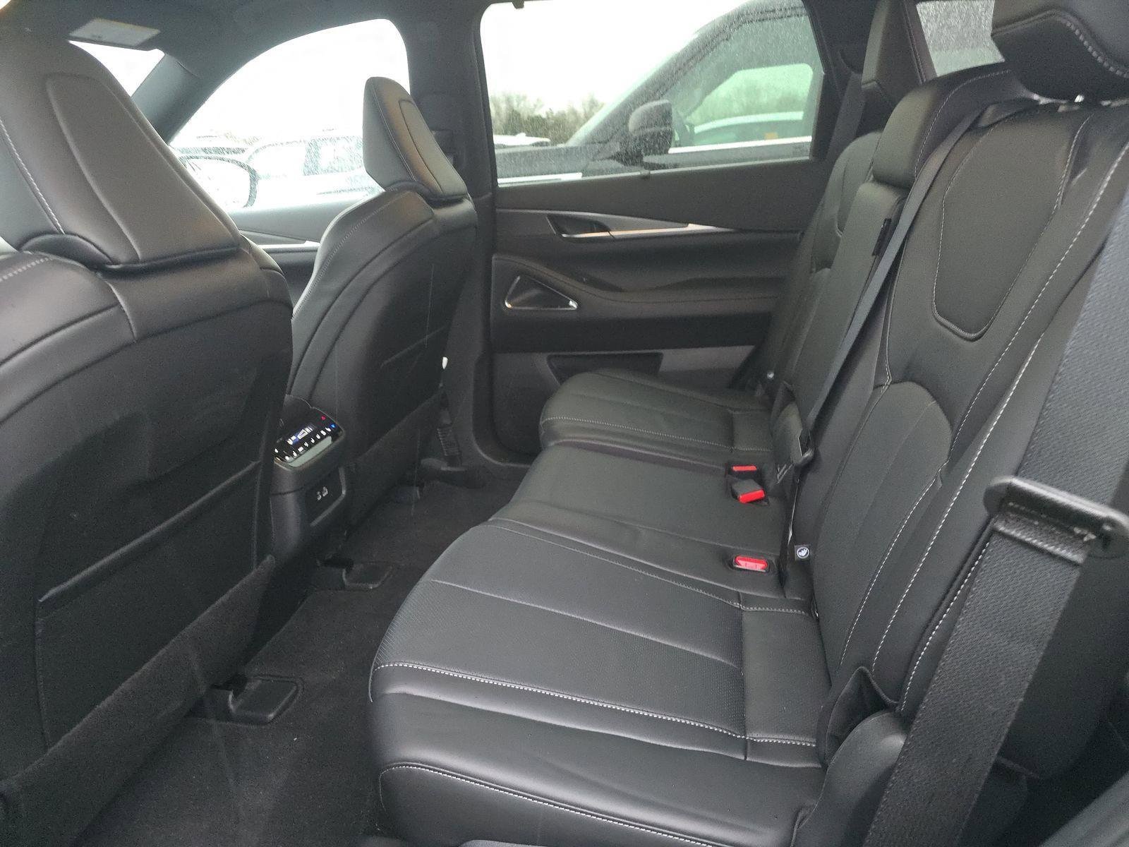 Certified 2025 INFINITI QX60 Luxe w/ Black Edition image 15