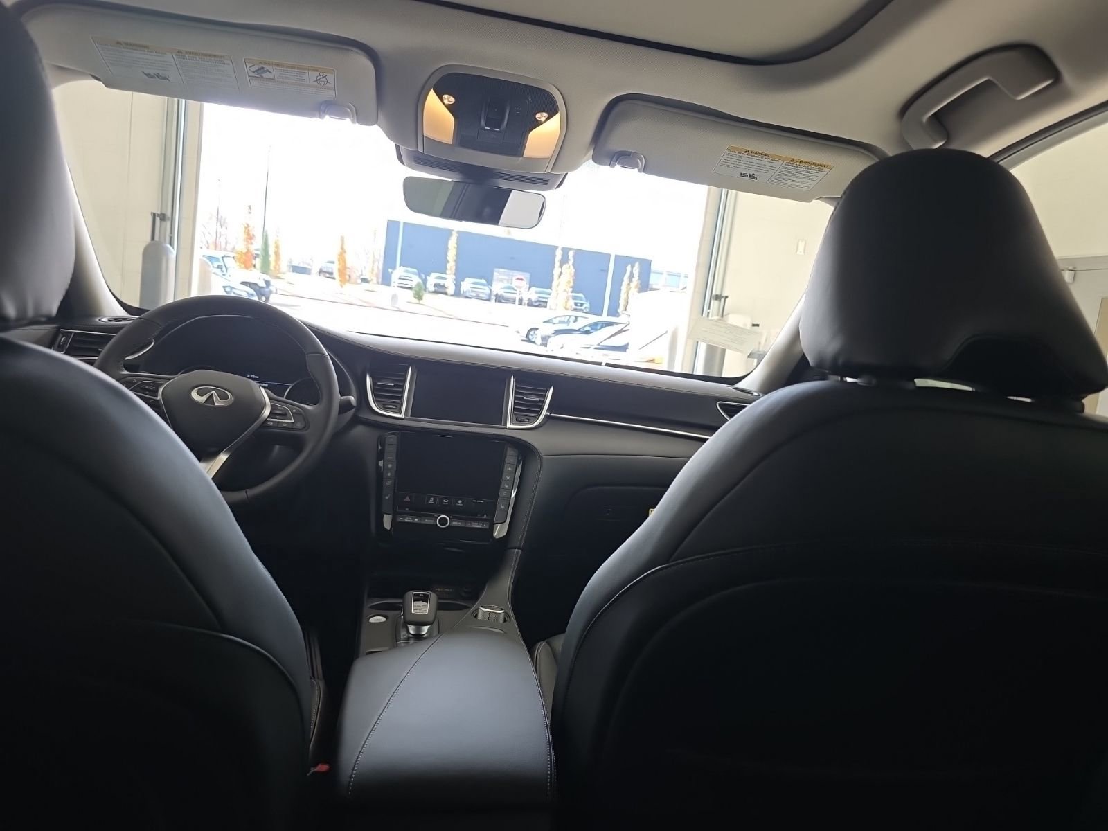 New 2025 INFINITI QX50 Luxe image 21
