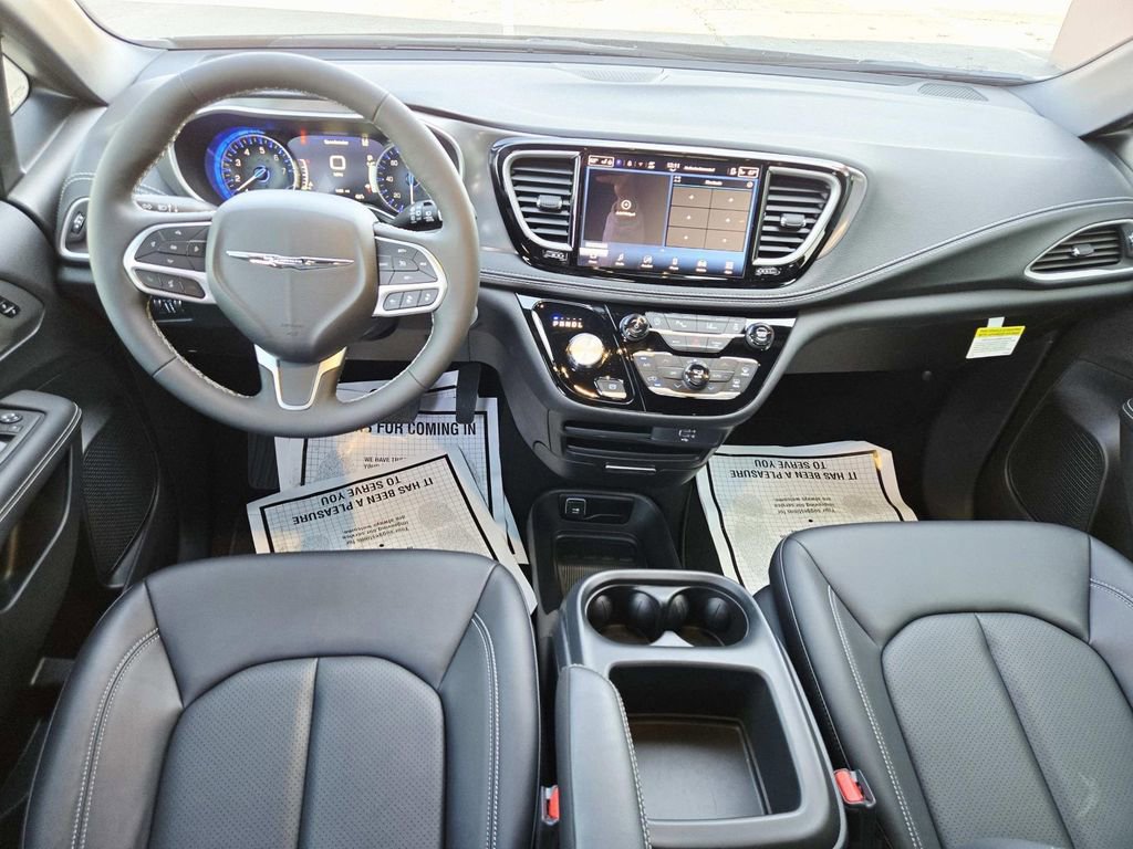 New 2026 Chrysler Pacifica Select image 11