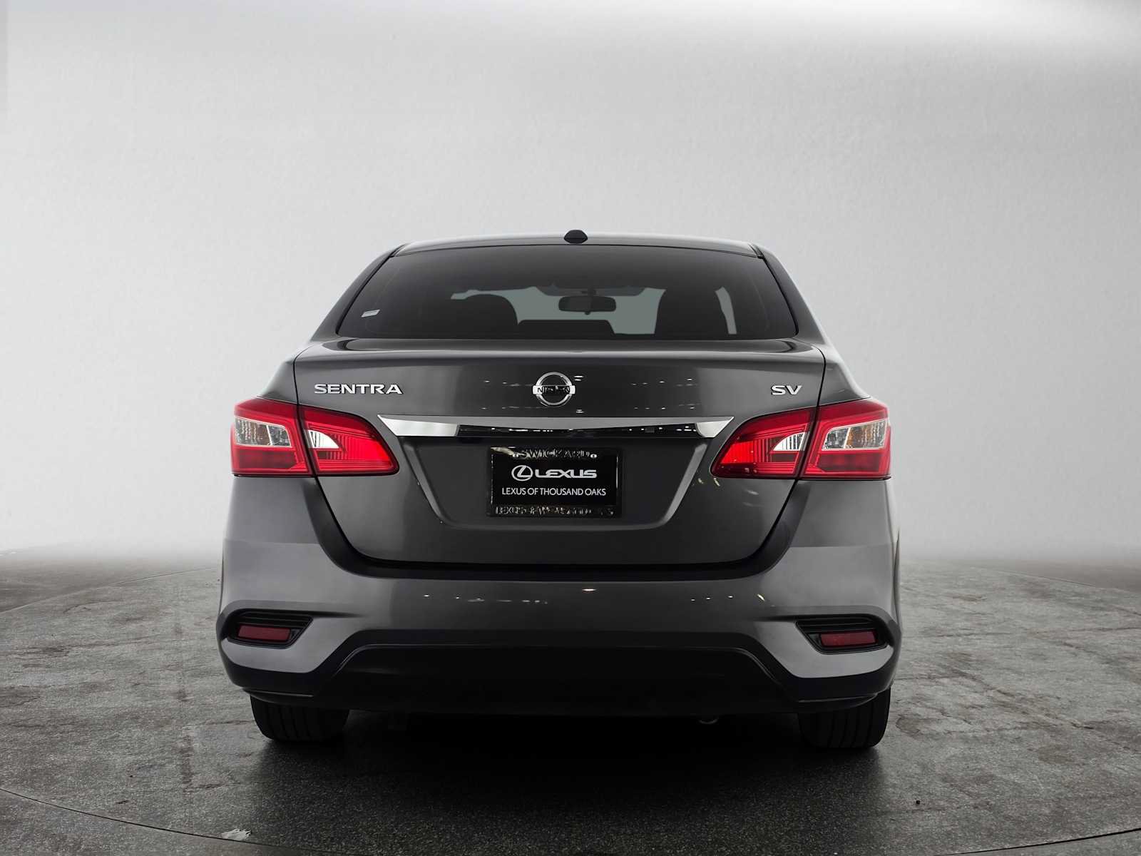 Used 2017 Nissan Sentra SV w/ Driver's Assist Package FWD image 4