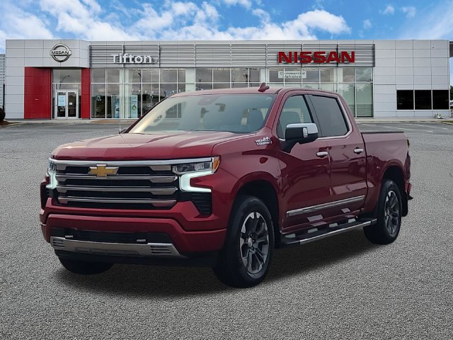 Used 2024 Chevrolet Silverado 1500 High Country w/ Technology Package AWD/4WD image 3