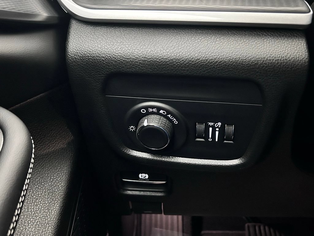 New 2026 Jeep Grand Cherokee L 4WD image 21