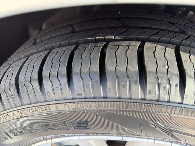 Used 2025 Toyota Camry LE FWD image 32