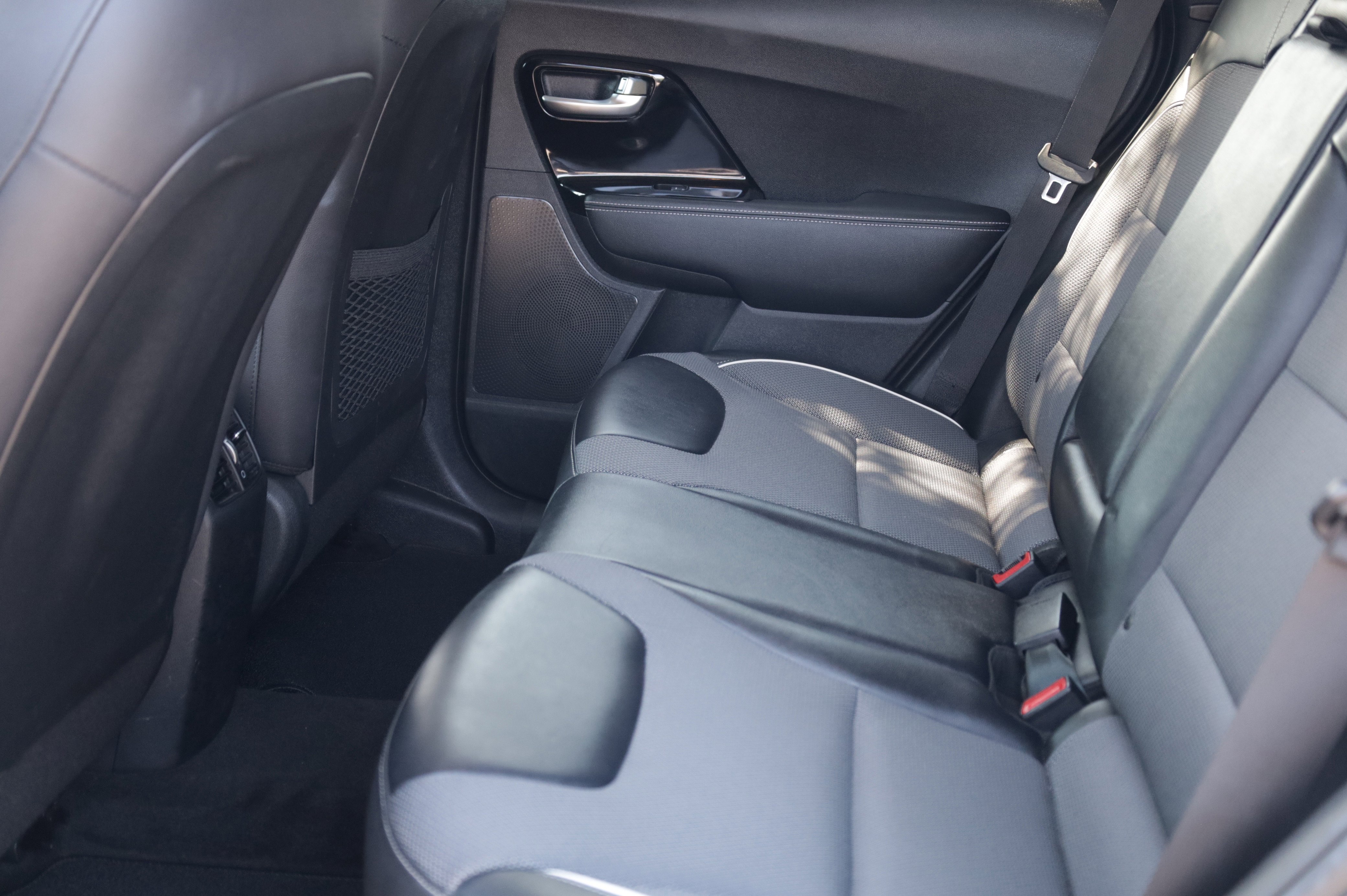 Used 2022 Kia Niro EX FWD image 21