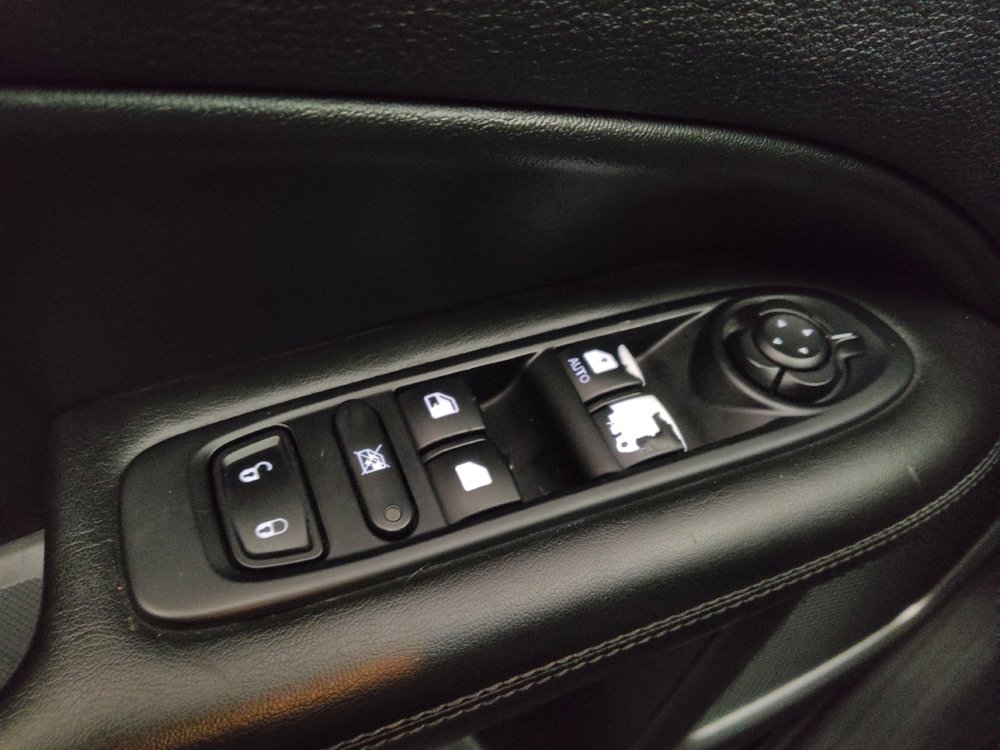 Used 2019 Jeep Compass Altitude image 27