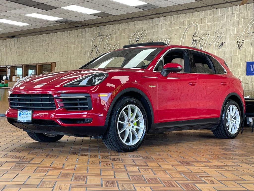 Used 2023 Porsche Cayenne w/ Premium Package AWD/4WD image 4