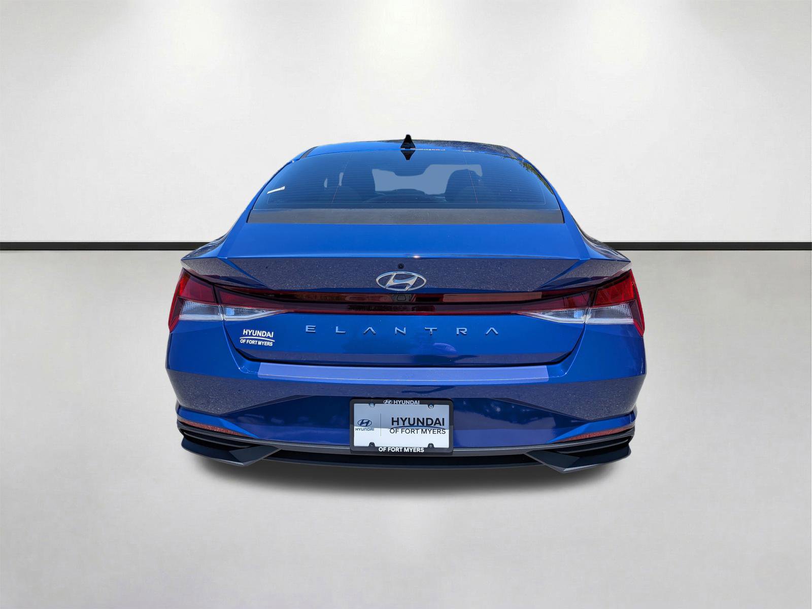 Used 2023 Hyundai Elantra SEL FWD image 5