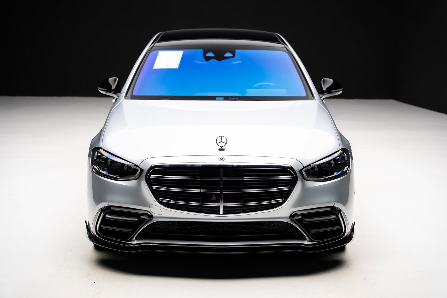Used 2024 Mercedes-Benz S 580e 4MATIC Sedan image 4