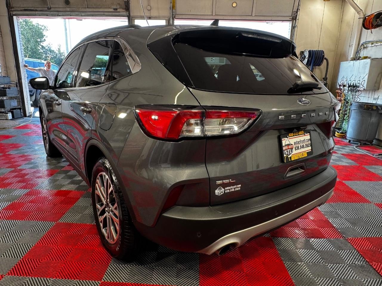 Used 2021 Ford Escape SEL image 5