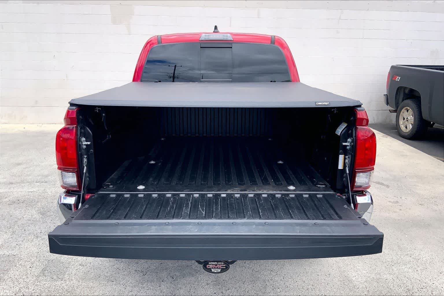 Used 2023 Toyota Tacoma SR5 RWD image 18