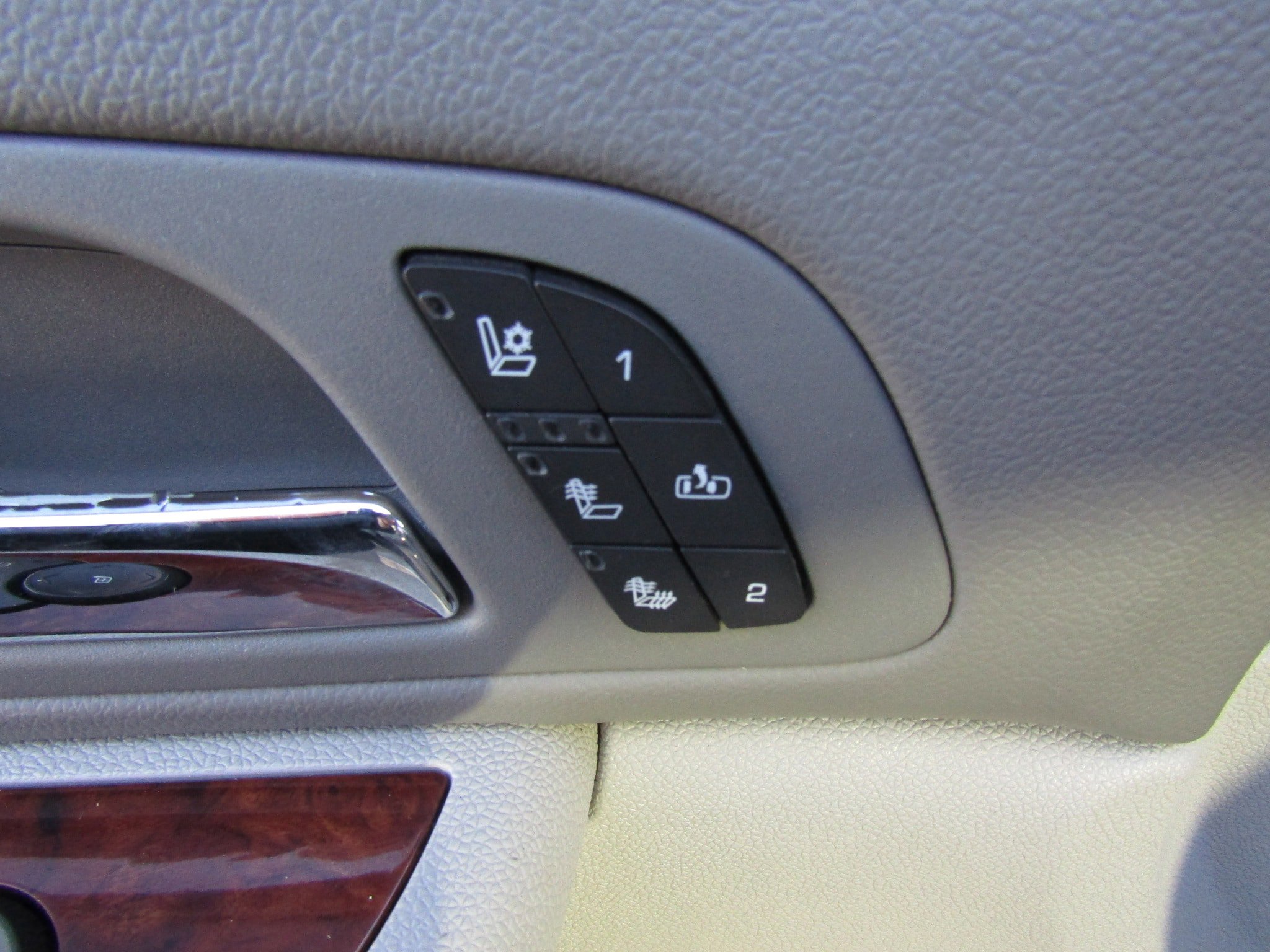 Used 2009 Chevrolet Tahoe LTZ AWD/4WD image 20