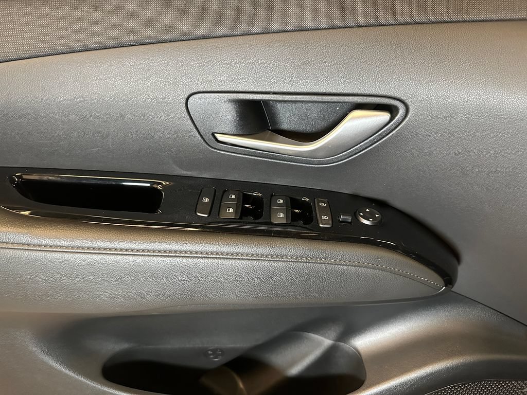 Used 2022 Hyundai Tucson Limited AWD/4WD image 18