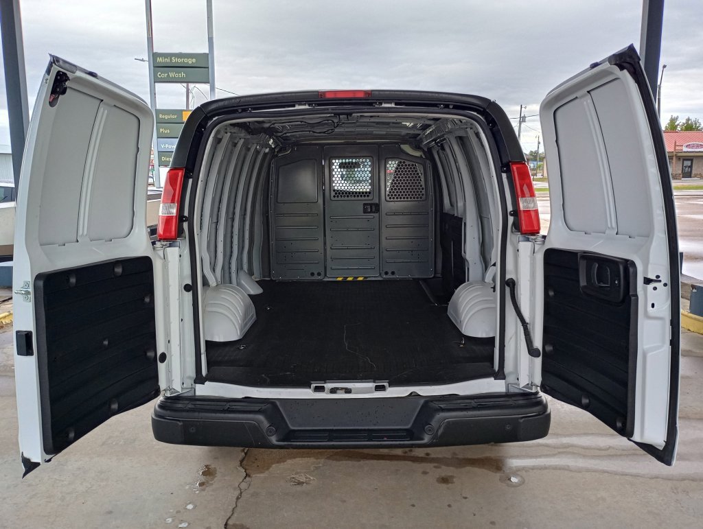 New 2025 GMC Savana 2500 w/ Driver Convenience Package RWD image 28