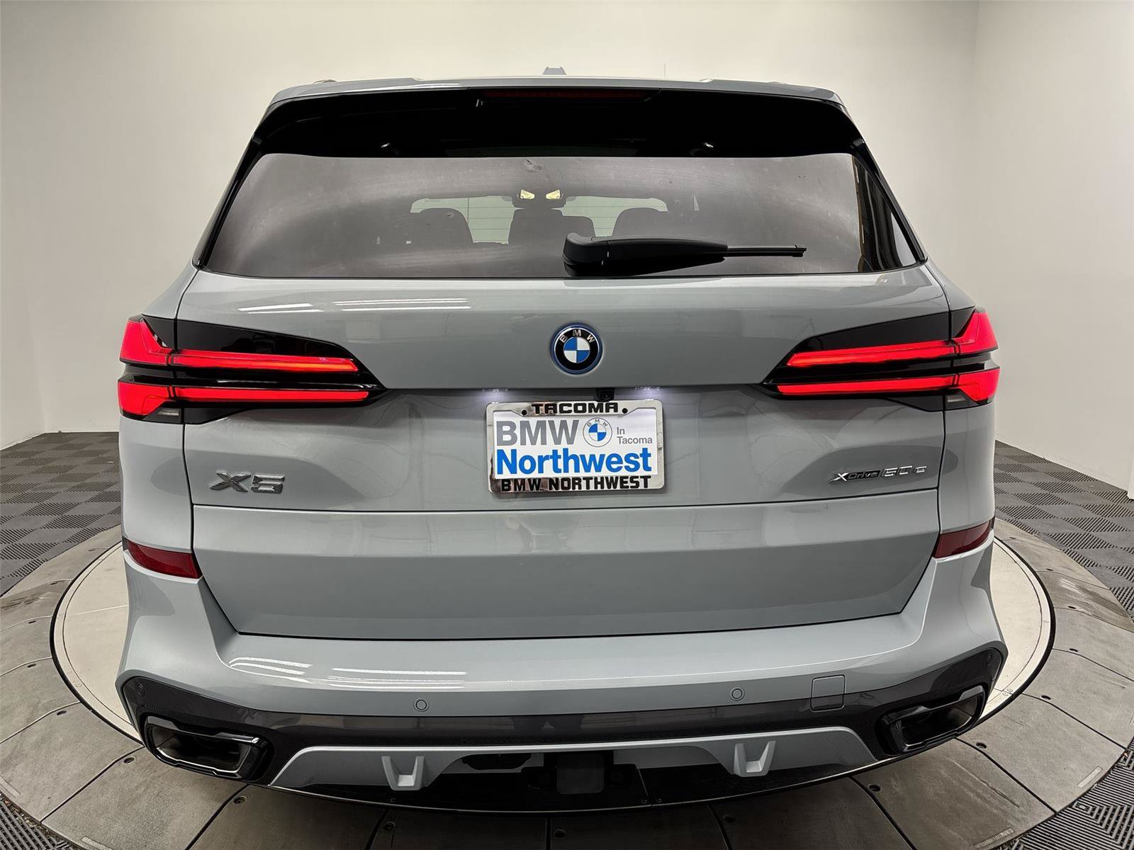 New 2026 BMW X5 xDrive50e w/ M Sport Package AWD/4WD image 15