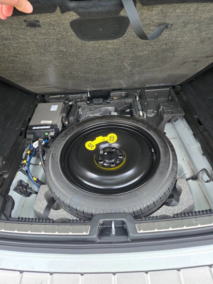 Used 2023 Volvo XC60 B5 Core image 17