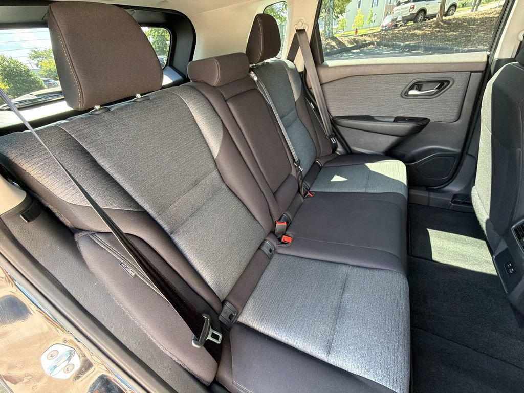 Used 2023 Nissan Rogue SV FWD image 26