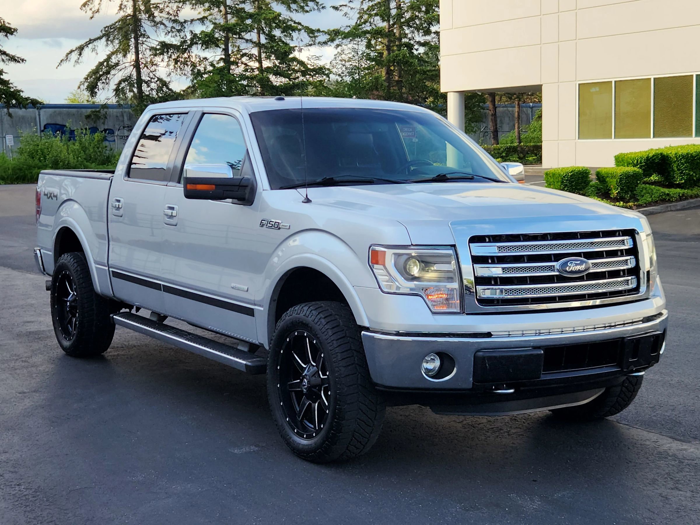 Used 2014 Ford F150 Lariat w/ Equipment Group 502A Luxury AWD/4WD image 5