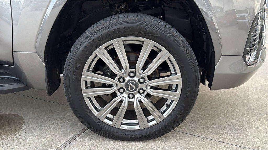 Used 2024 Lexus LX 600 4WD w/ Ultra Luxury Package image 36