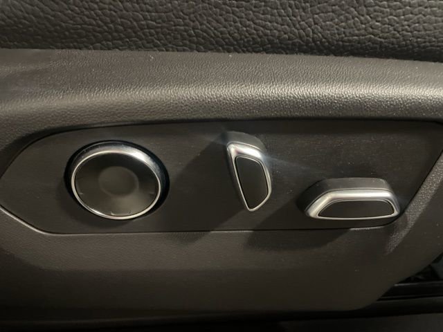 Used 2025 GMC Yukon Denali image 68