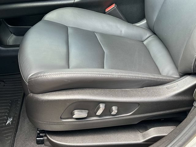 Used 2025 Cadillac XT5 Premium Luxury AWD/4WD image 16