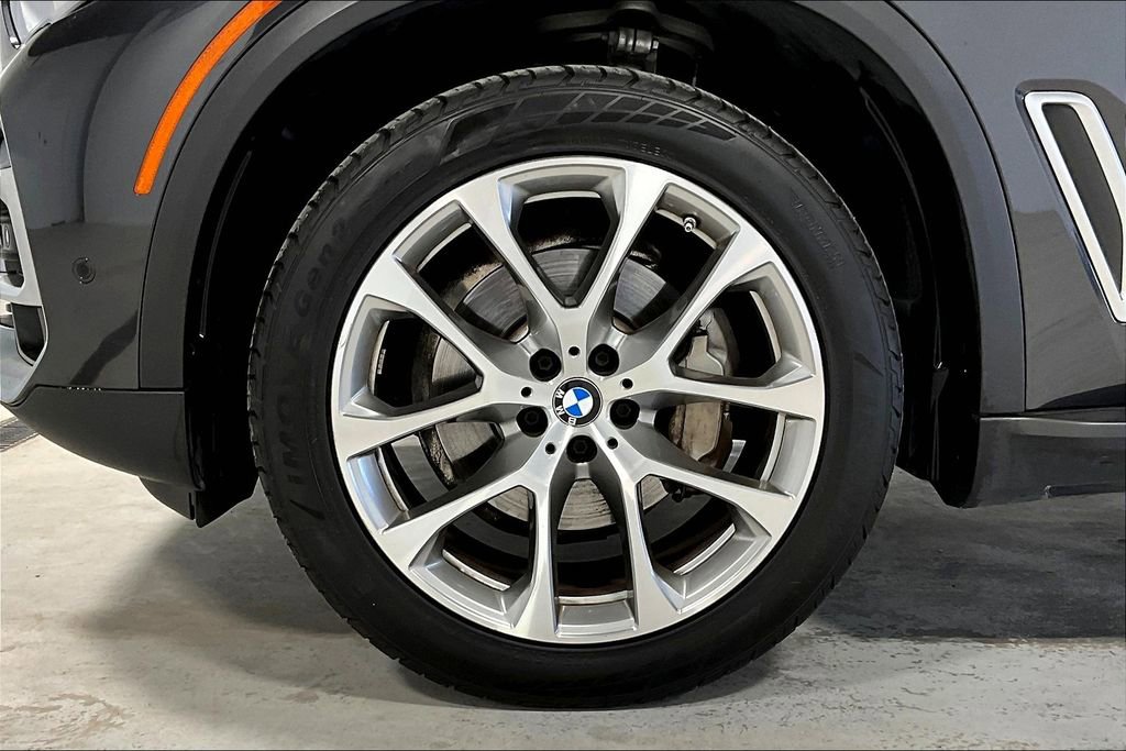 Used 2023 BMW X5 sDrive40i w/ Premium Package image 11