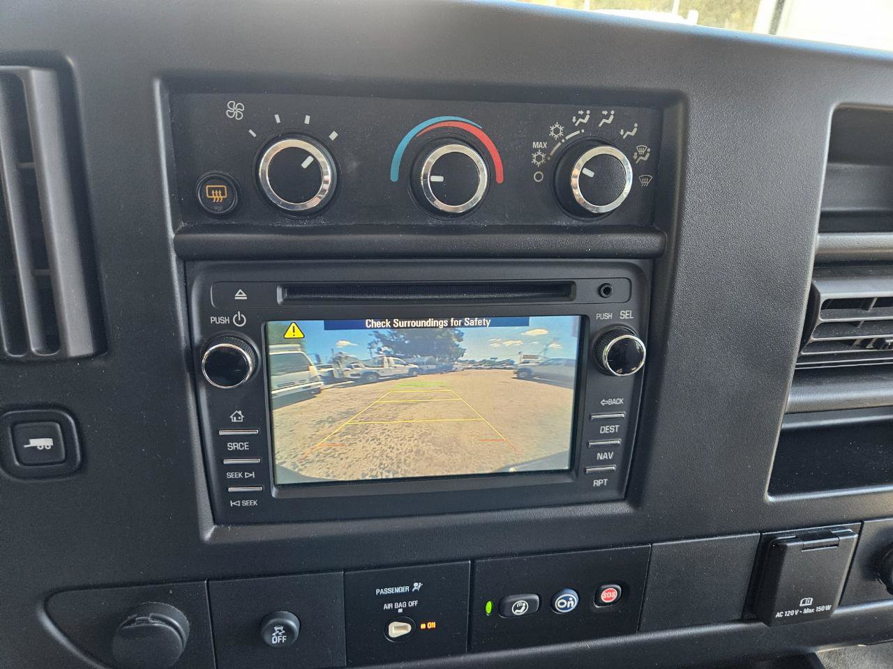 Used 2017 Chevrolet Express 3500 Extended RWD image 11