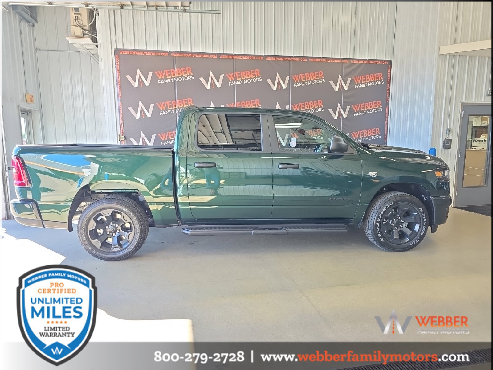New 2026 RAM 1500 Express AWD/4WD image 3